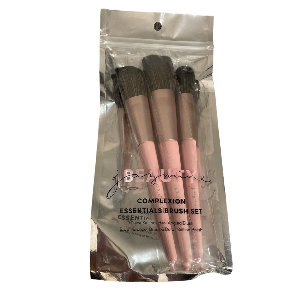Makeup brushes